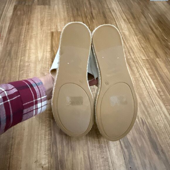 Journee Collection Alissa Wedge Heel Espadrille Sandal Size 8.5 - Picture 4 of 6